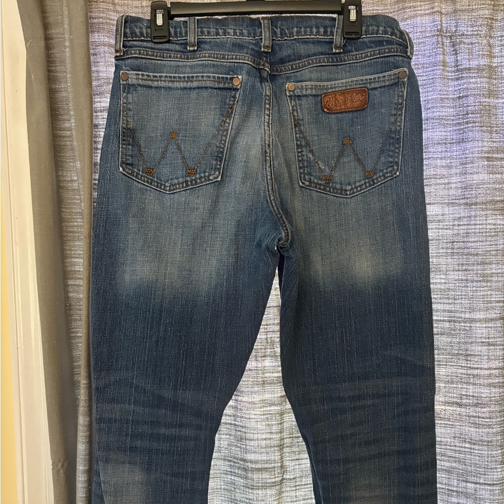 Men's Wrangler Blue Jeans